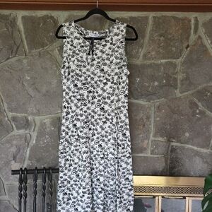 Chic Black and White Floral Midi Dress